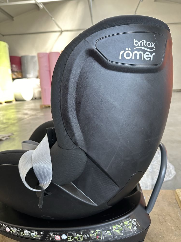 Fotelik Britax Romer Dualfix 2R 360°