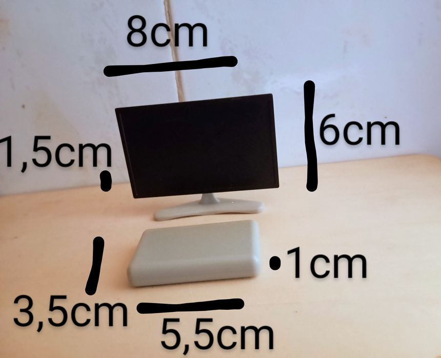 Mobiliário para casa de bonecas ou decoração.