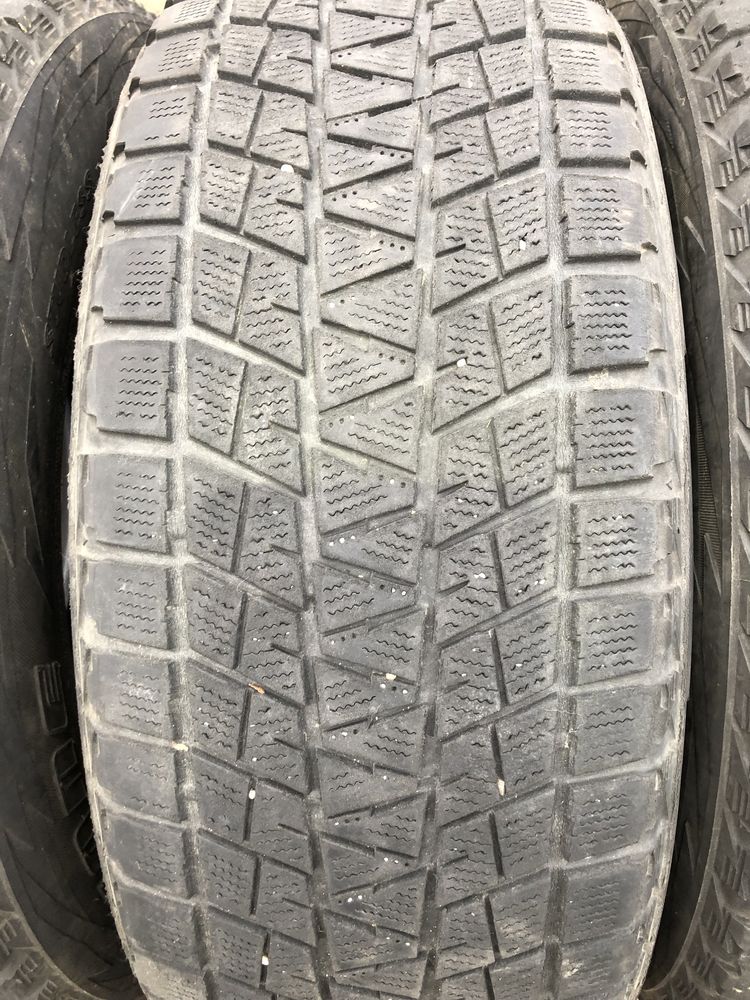 Продам шини Bridgestone 245/65 R17 4шт