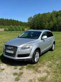 Samochód Audi Q7