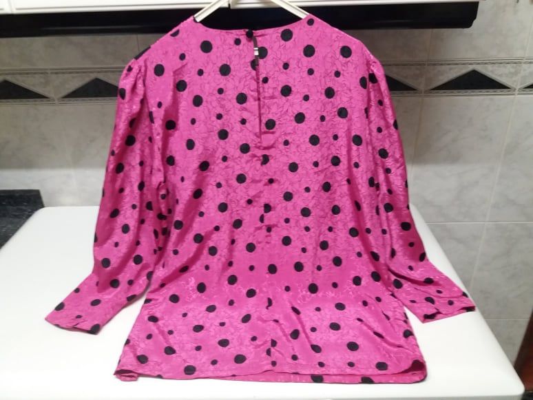 Blusa de senhora em rosa e preto, em seda, tamanho L, marca francesa