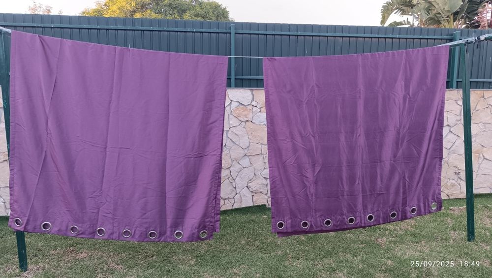 Cortinados roxas