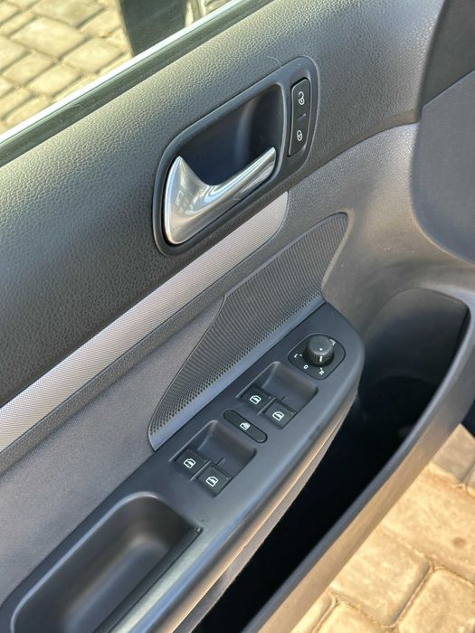 Продам Volkswagen Golf 2008 рік можлива розстрочка,кредит,обмін!