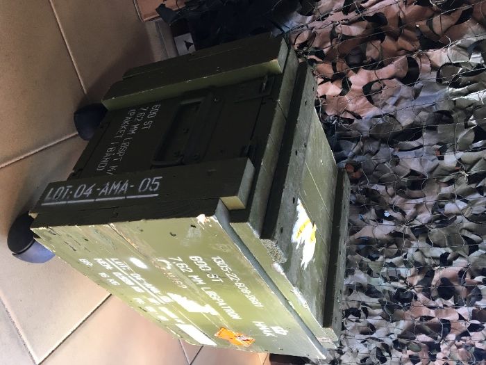 Caixa de Munições de Madeira ( ctt incluído)