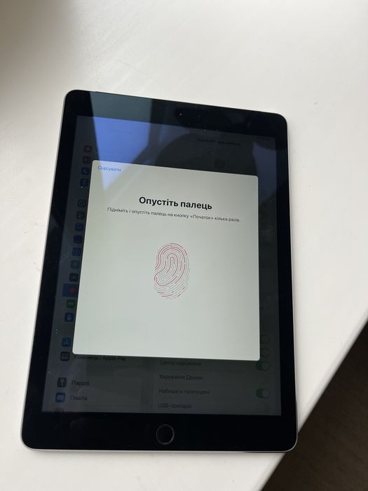 Apple iPad Air 2 покоління 64Gb А1567 з LTE
