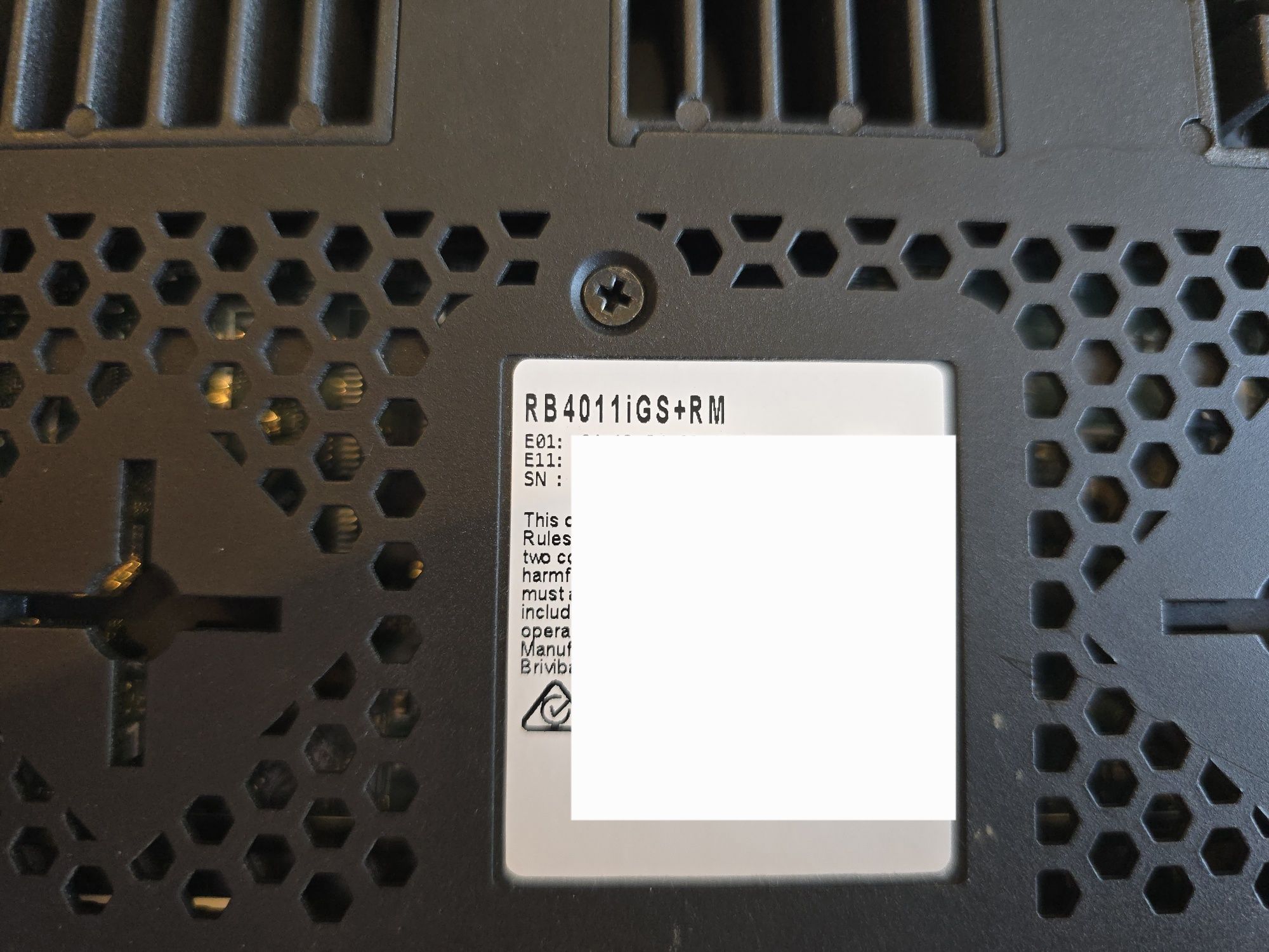 Mikrotik RB4011GS+RM
