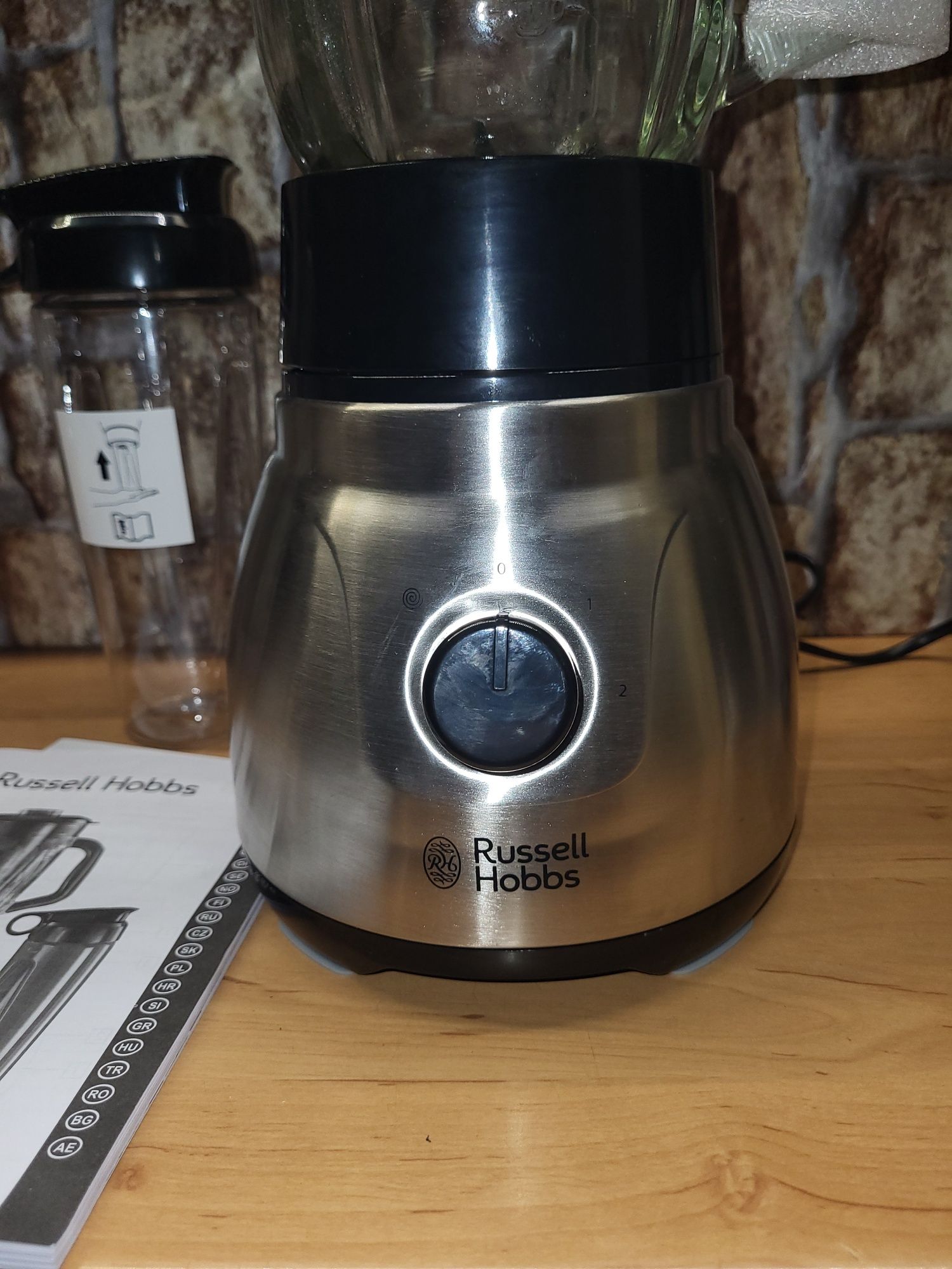 Blender kielichowy Russell Hobbs, 600 W srebrny