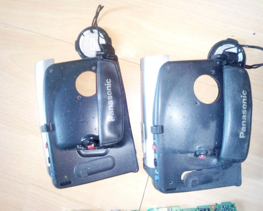 две видеокамеры PANASONIC RZ-10 и NV-1