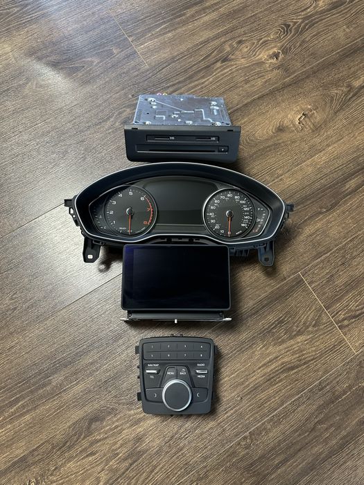 Панель приладів +мультімедія ауди Q5,A4,А5