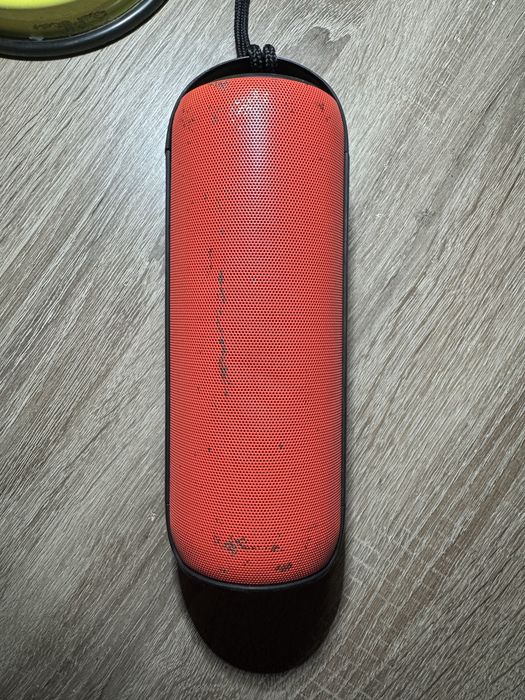 Червоно чорна колонка Nomi