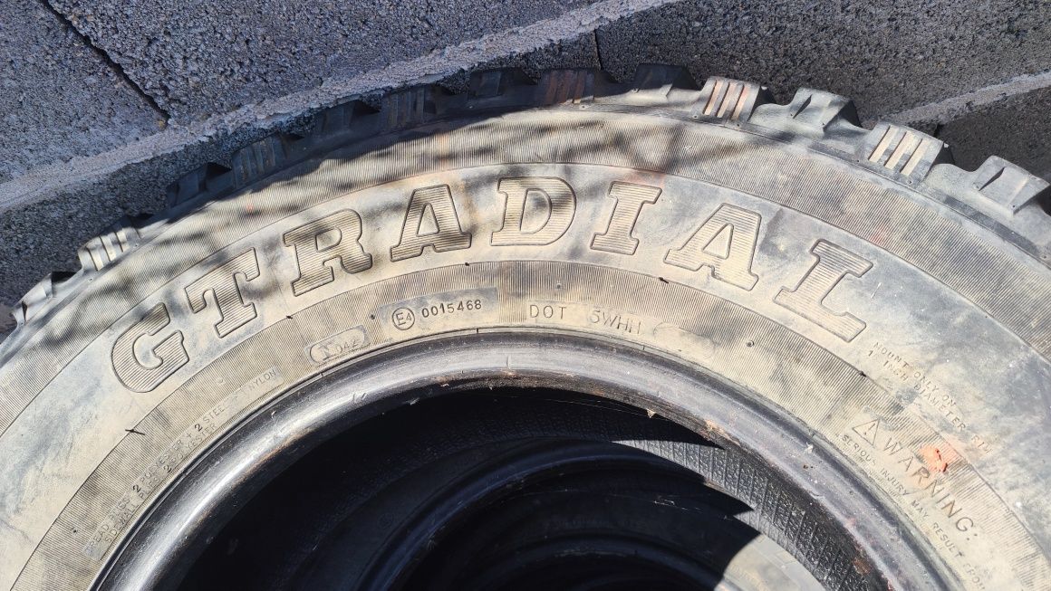 Pneus 235/85 r16