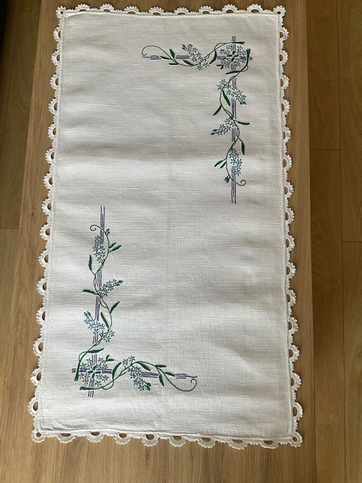 Bieżnik ręcznie haftowany 90*50