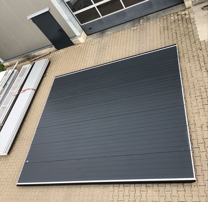 Brama panelowa segmentowa garażowa przemysłowa 520 x 420