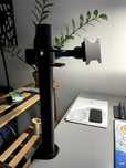 Uchwyt na monitor