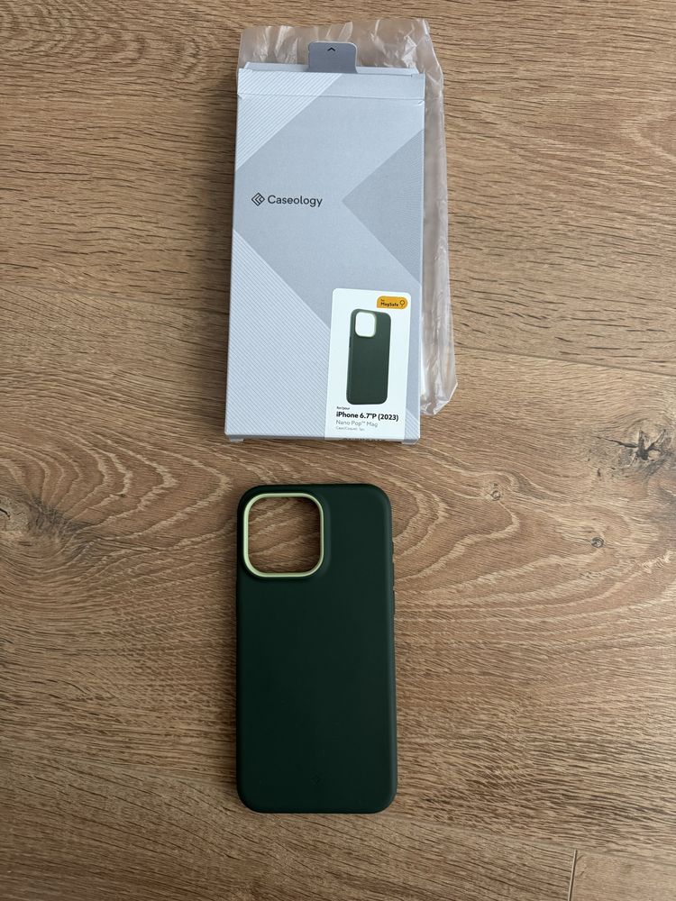 Etui do Iphone 15 Pro Max Spigen i Ringke