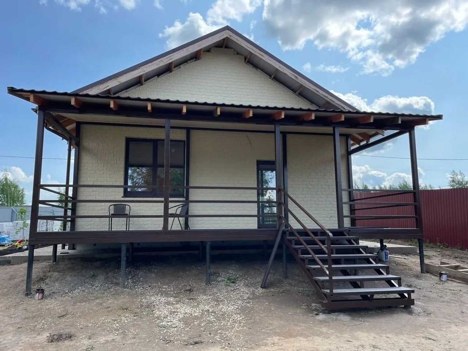 Заборы и металлоконструкции: навесы, вольеры, бытовки монтаж