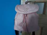 Oryginalny damski plecak firmy Guess w kolorze różowym