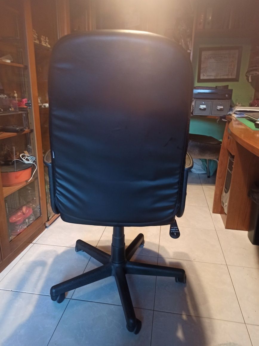 Cadeirão de escritório
