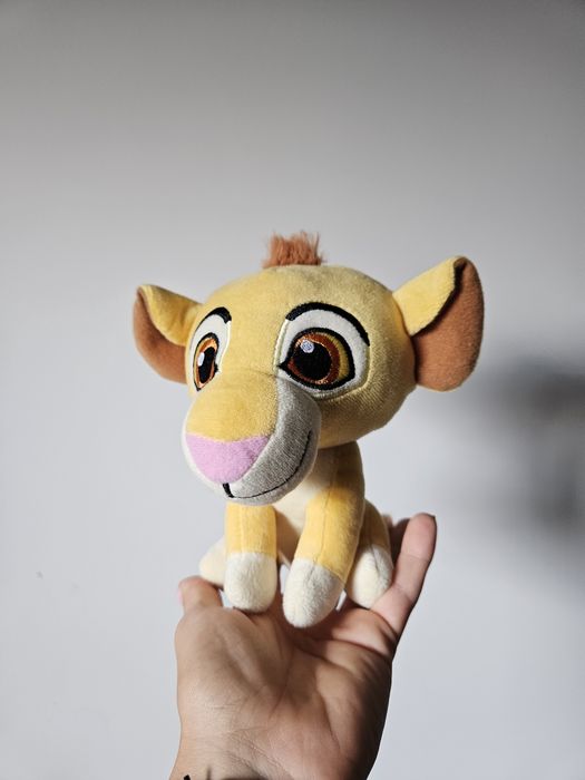 Zabawka pluszak Simba disney.