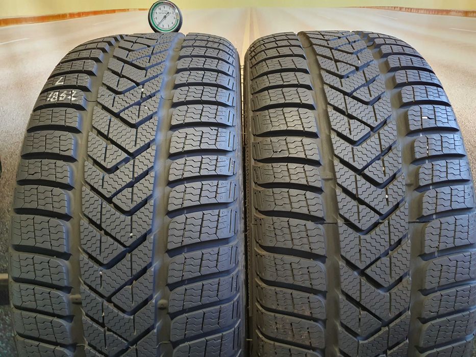 Para opon Pirelli  Sottozero 3  235/35/19