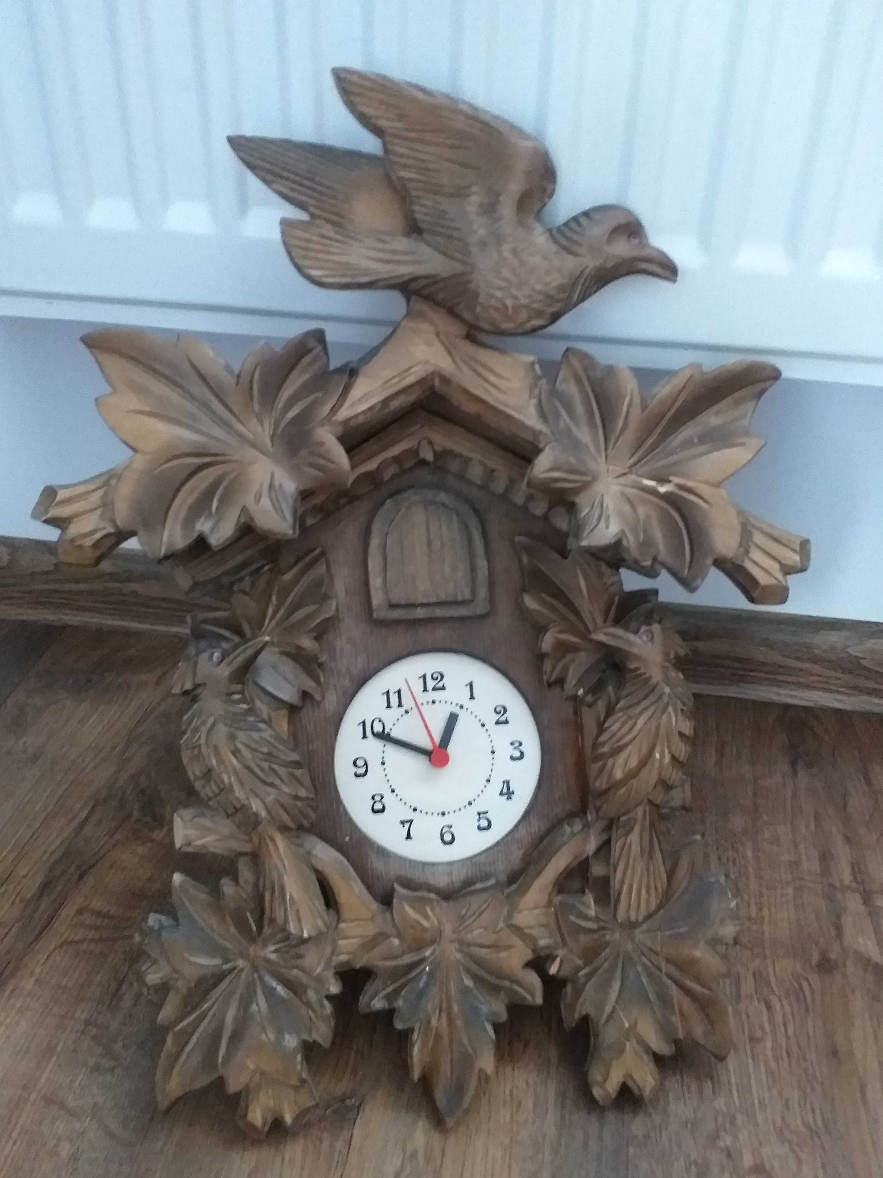 Drewniany zegar ścienny