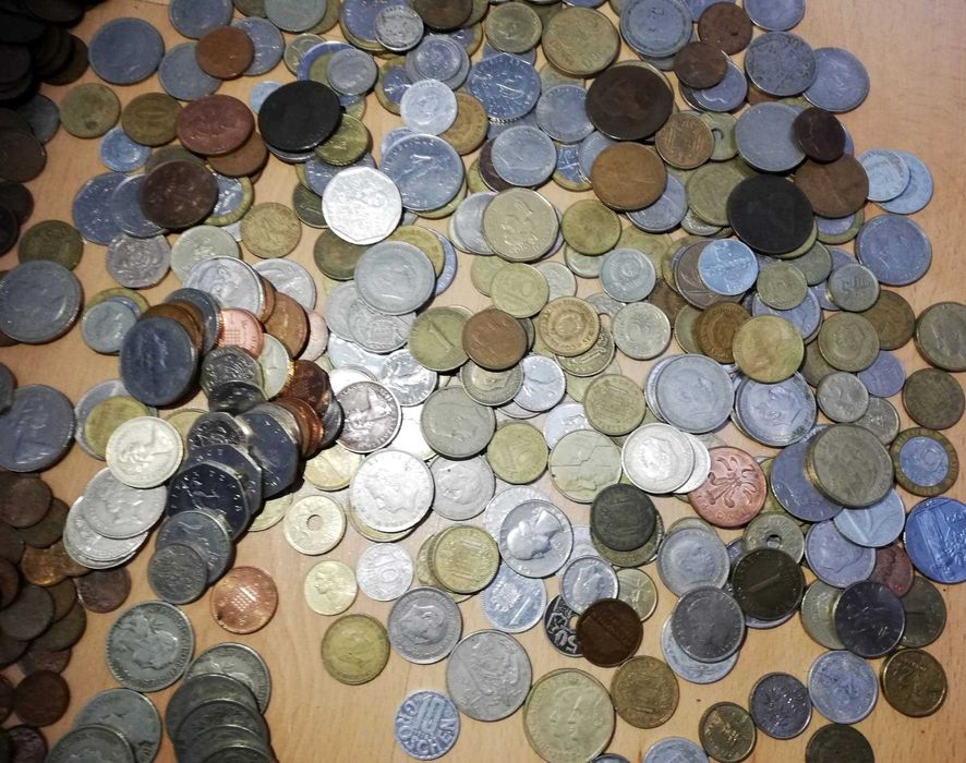 VENDA AO KILO - Mix moeda Portuguesa e estrangeira / 10€ cada Kilo