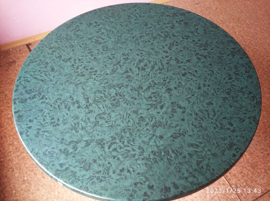 Продаю: столи, м,які лавки. Були у вжитку.У гарному стані.