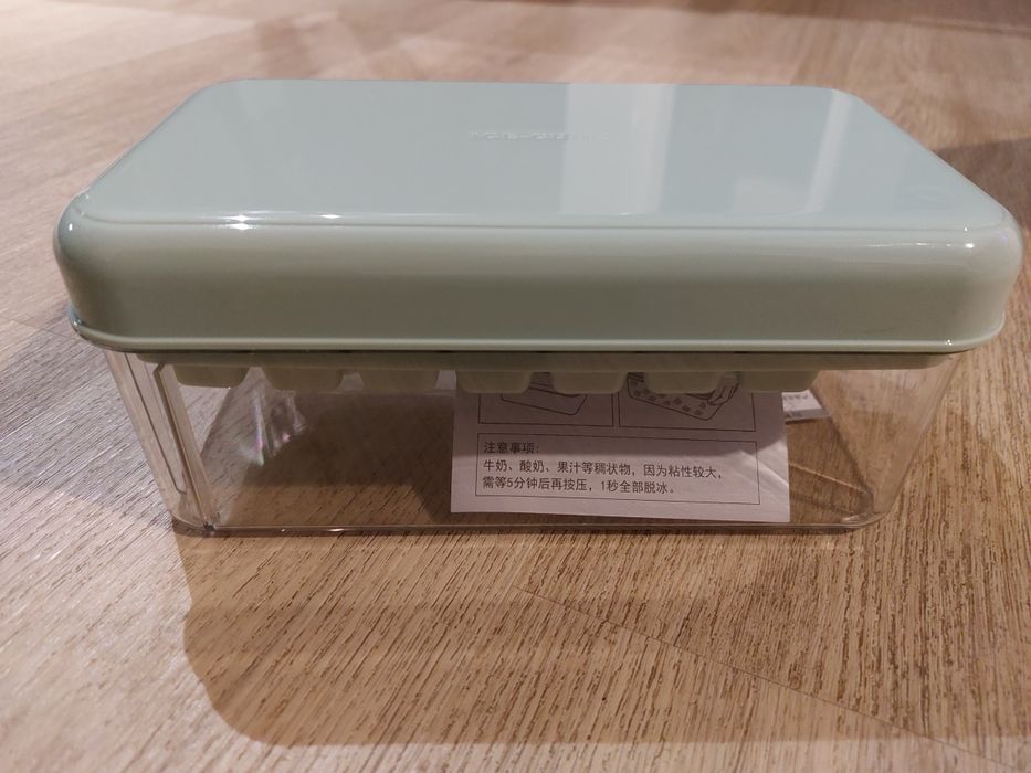 Pojemnik do robienia kostek lodu