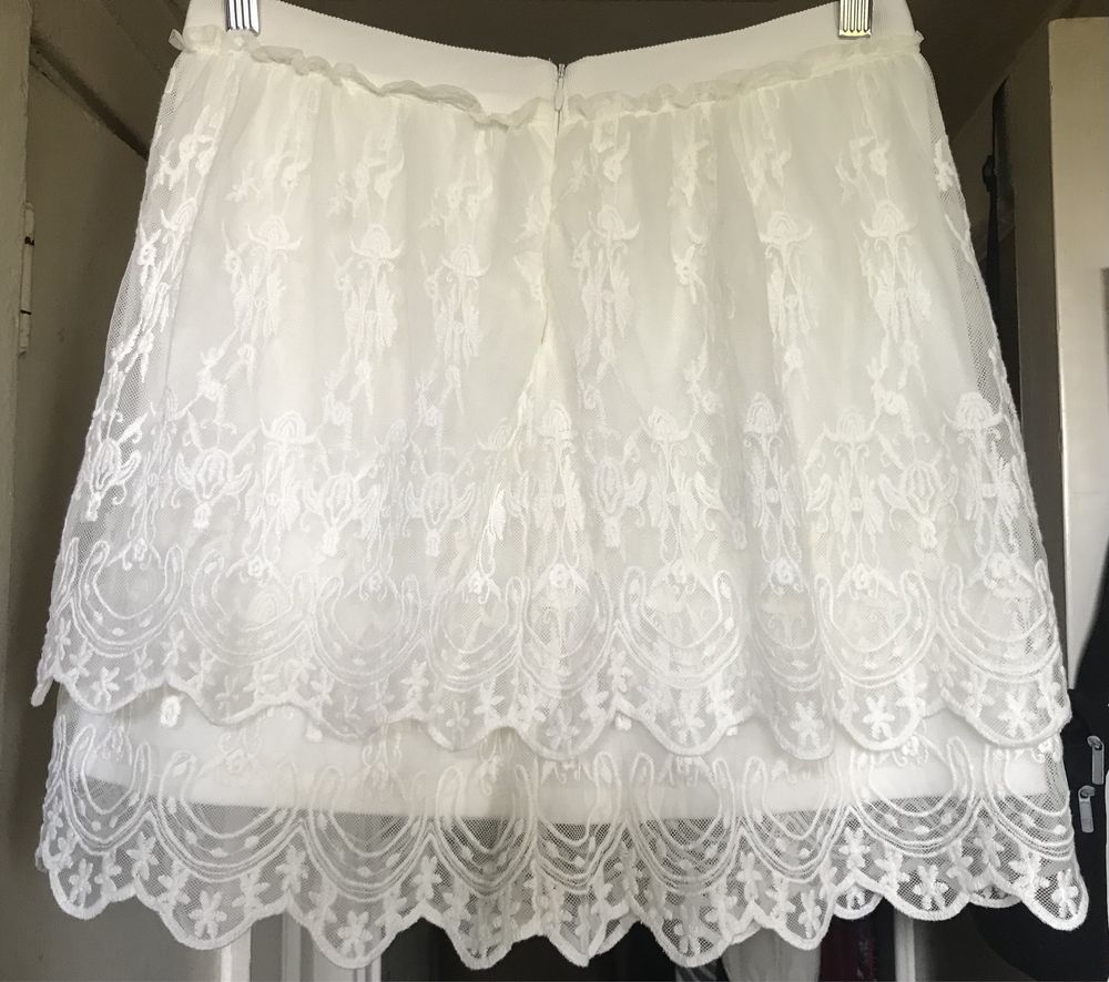 Юбка кружевная Massimo Dutti, р-р M, цвет-слонов.кость, ОТ-77 см, отл.