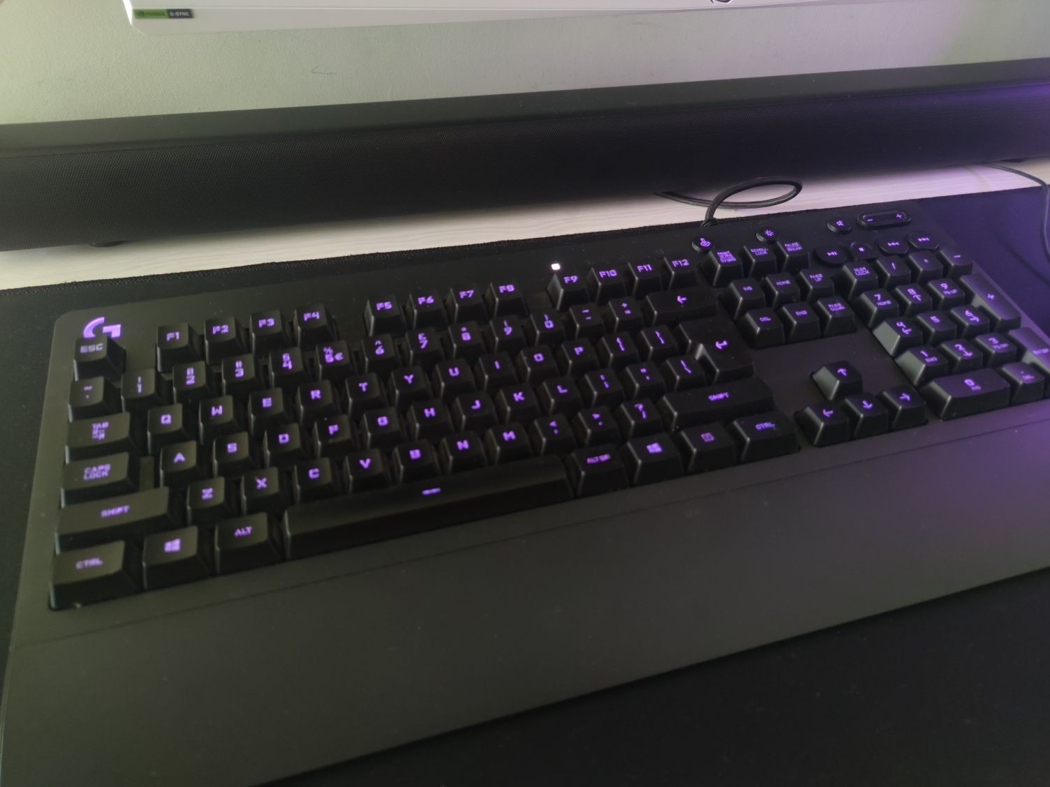 Комплект Logitech: клавіатура G213/мишка G403 Hero/навушники G435