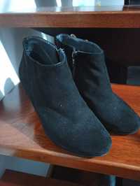 Botins novos, nr 37