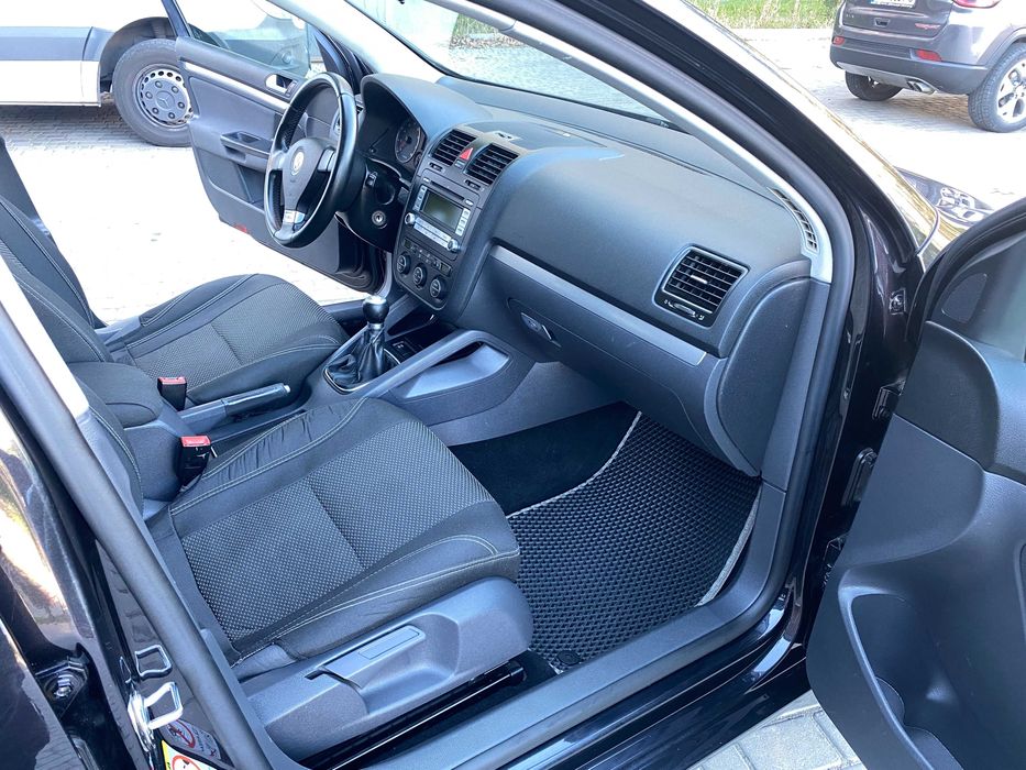 Продам Volkswagen Golf 2007 р. не фарбований, гарна комплектація