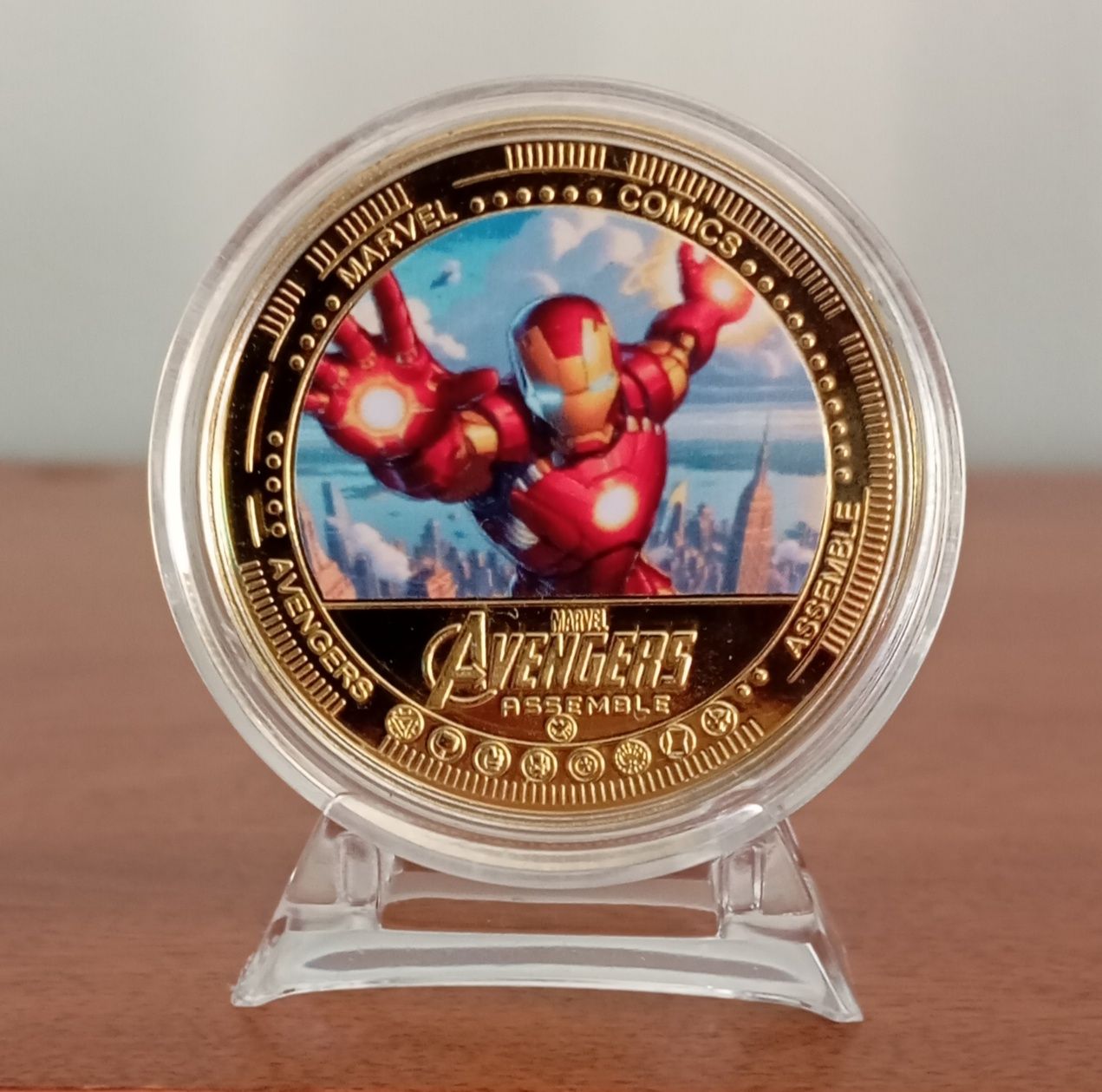 Conjunto 5 Moedas Comemorativas Marvel - Avengers Assemble com Suporte