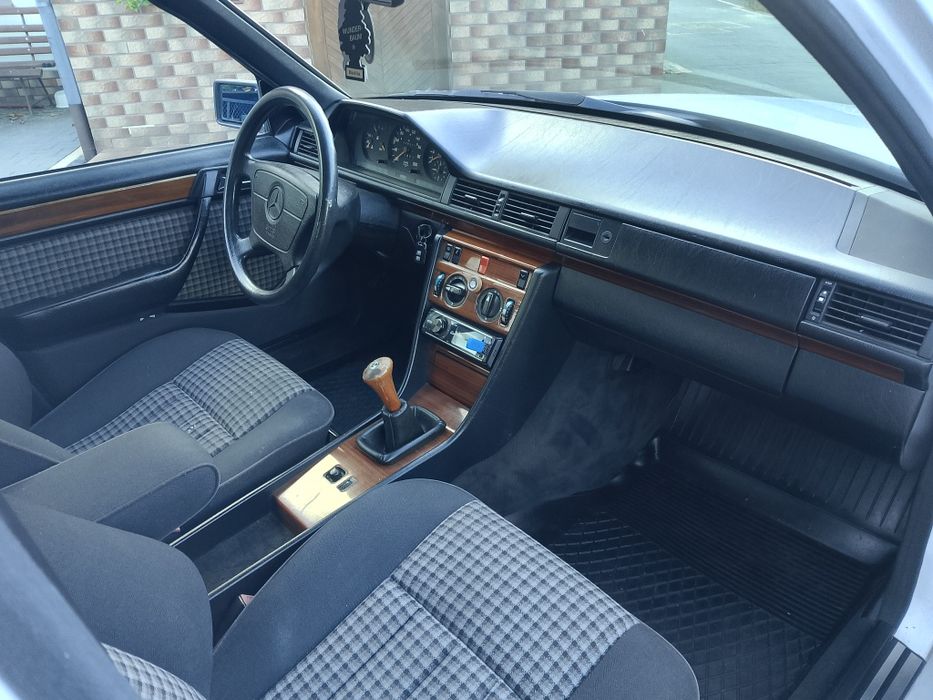 Sprzedam Mercedes W124 pojemnosc 2500 Diesel