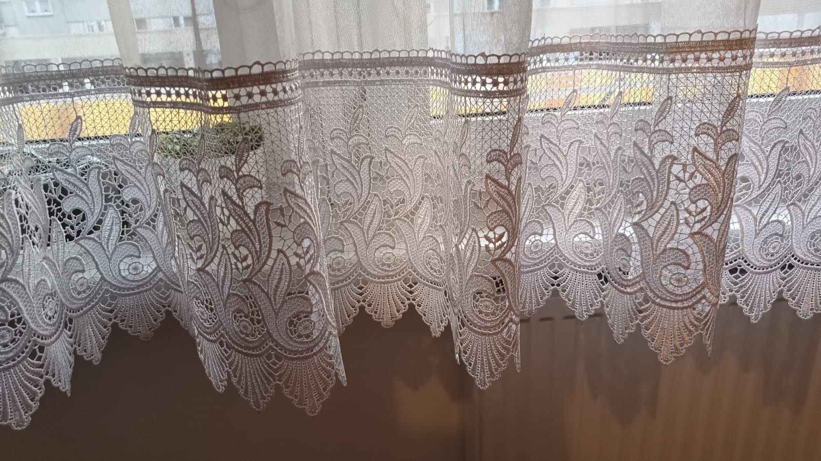 Piękna jak nowa firanka z gipiurą 10m