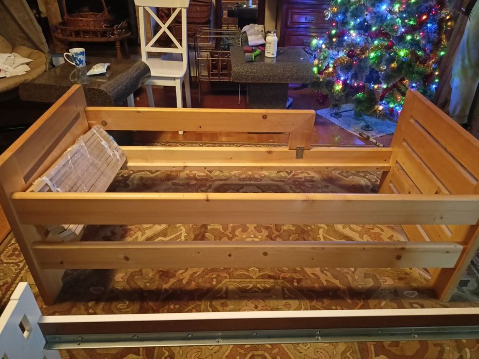 Sprzedam używaną ramę łóżka sosnowego