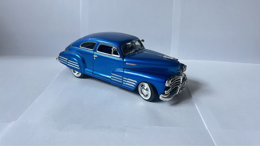 Масштабная модель авто Chevy Aerosedan Fleetline 1948 Motor Max 1/24