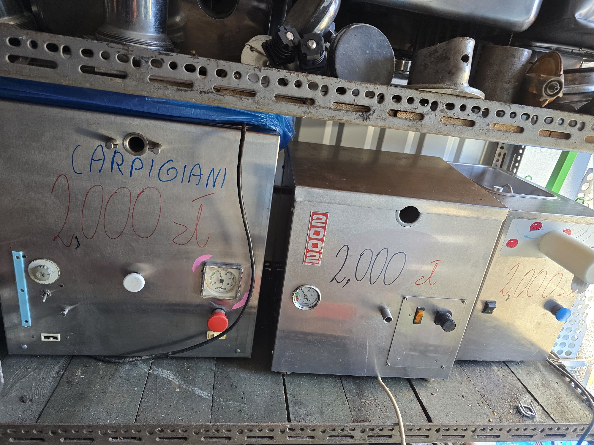 Automat. Maszyna do bitej śmietany