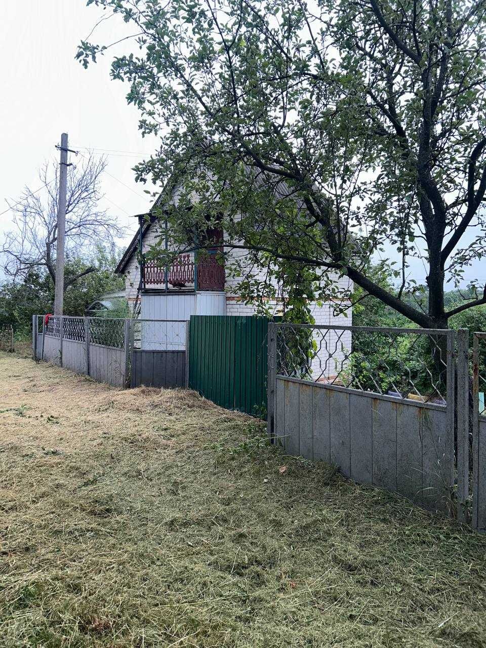 Продам дачу біля ставка