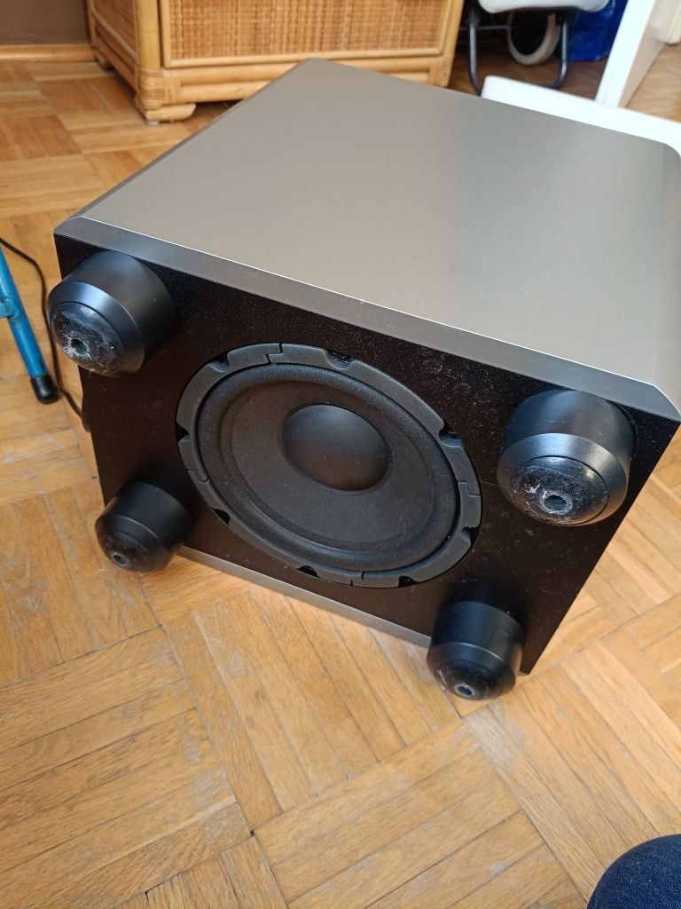 Subwoofer JBL 146/230 200W 20cm mało używany