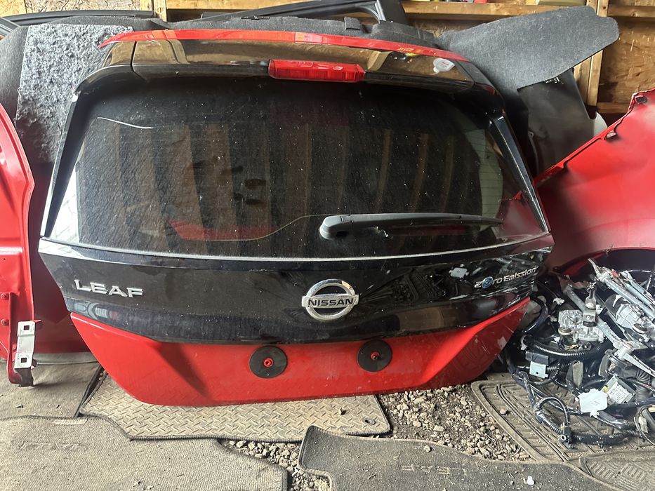 Ляда Крышка Багажника в Сборе Nissan Leaf 2018-2024