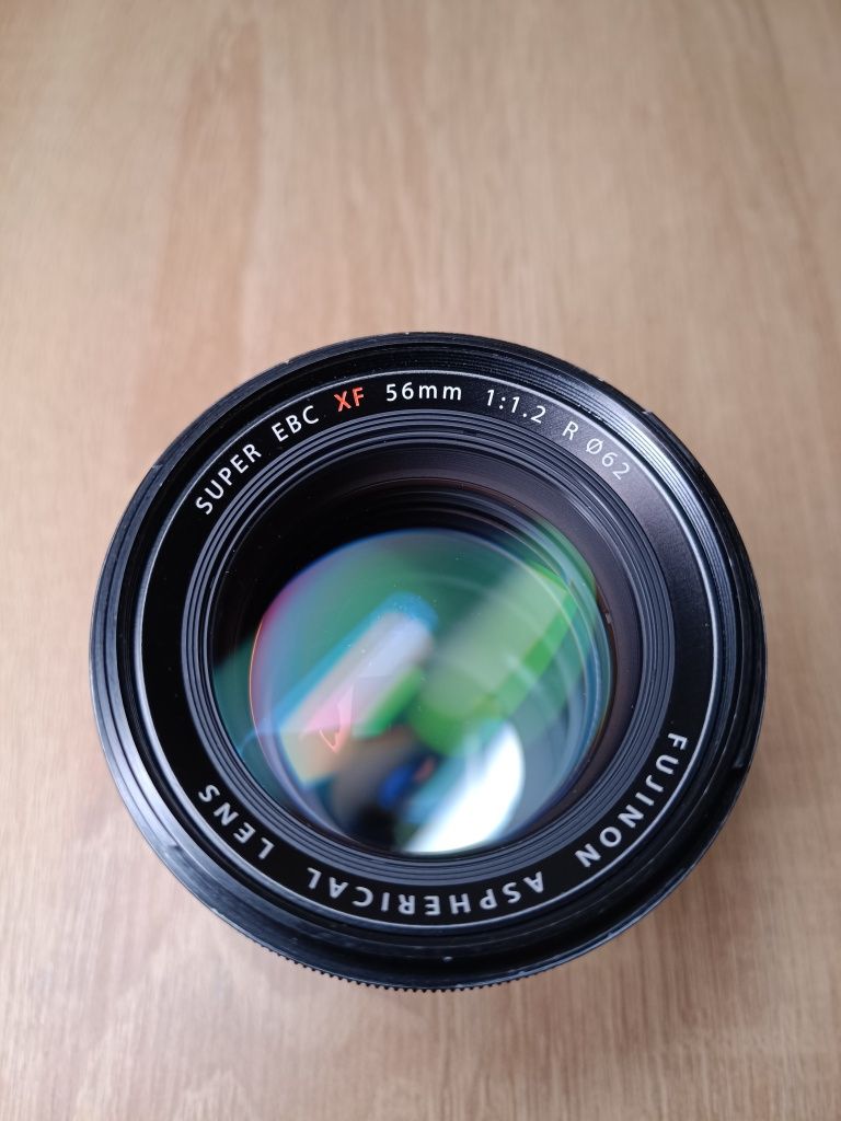 Об'єктив Fujifilm XF 56mm f / 1.2 R
