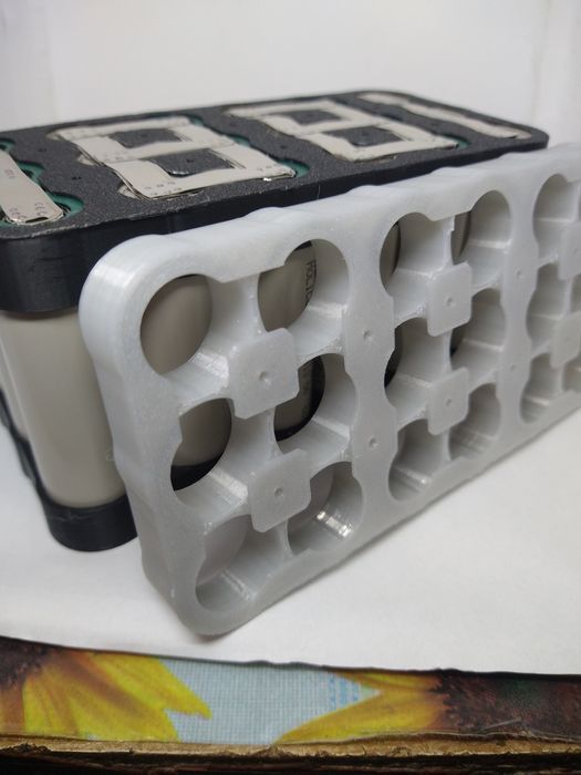 Продам холдеры для аккумуляторов 6S3P