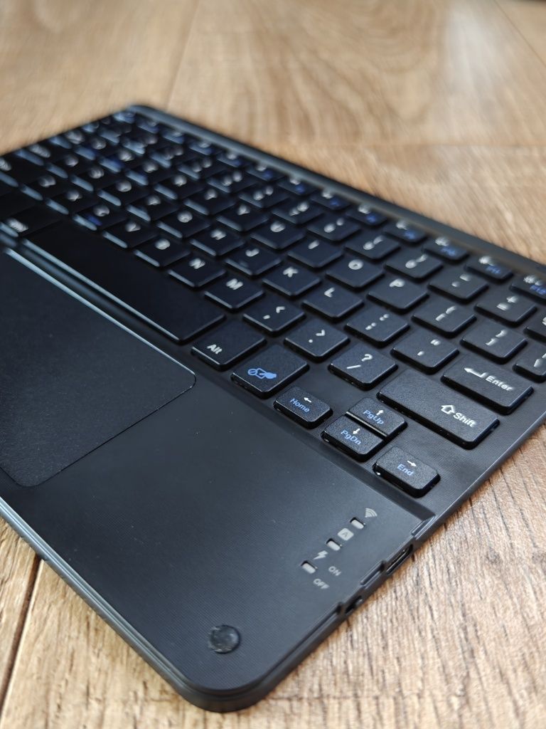 Клавіатура бездротова з Touchpad