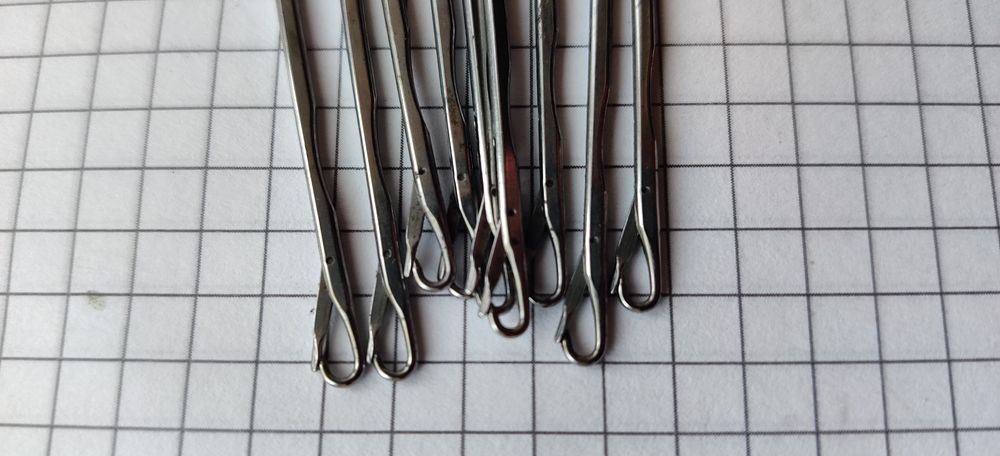 Иглы для вязальных машин.