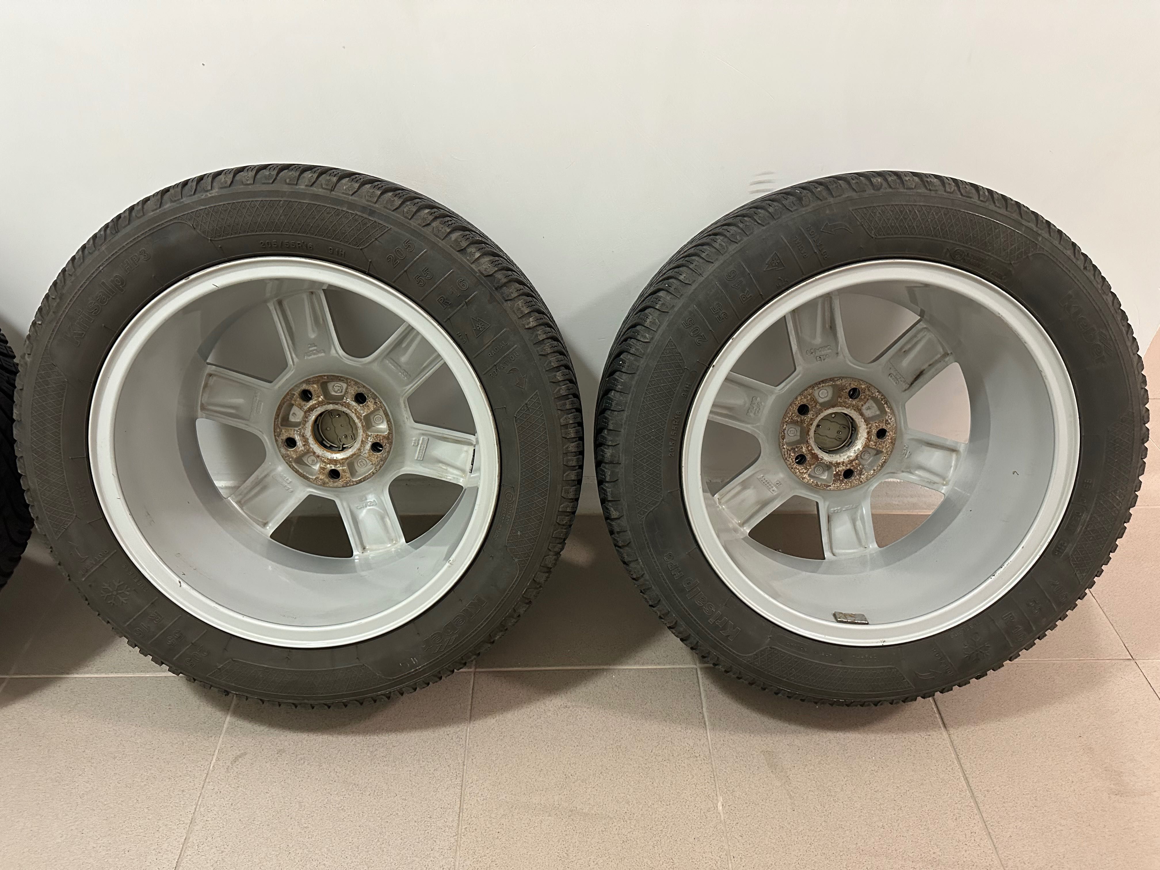Oryginalne alufelgi z oponami do Audi A3 8P -16 cali