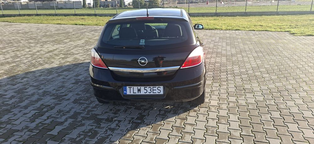 Opel astra h 1.6 benzyna