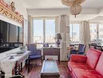 Apartamento T3, com garagem, no Foco, Porto