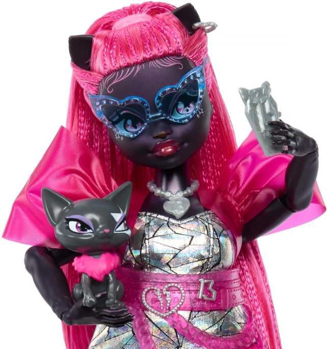 Монстер Хай Кэтти Нуар с питомцем Monster High Catty Noir Doll Werecat