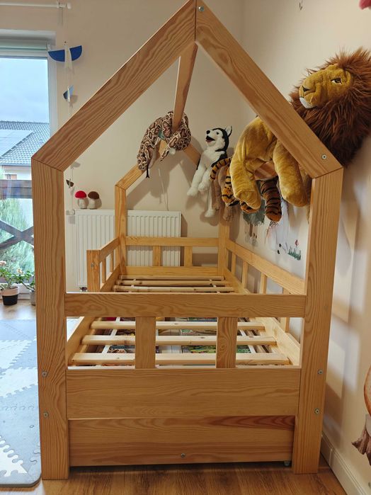 Łóżeczko dziecięce domek barierki szuflada